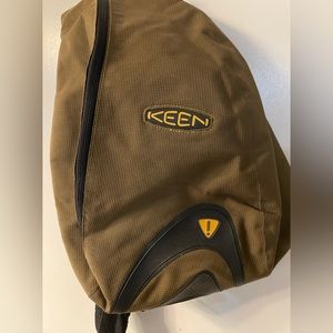 Keen sling bag